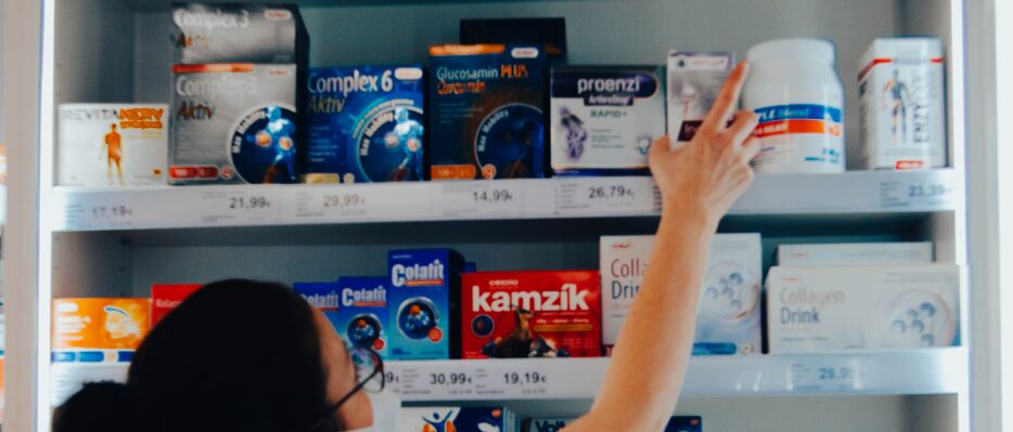 throwback-graphics-W2I40-UZFYg-unsplash 1 Mönchengladbach Apotheke